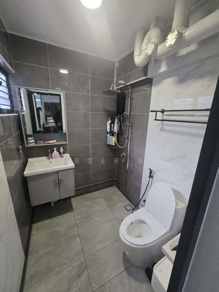 251 Tampines Street 21, 251 Tampines Street 21, 3 Bedrooms, 1,098 sqft, HDB Flat For Sale, by Nasser A L, 500160780 - Bathroom - PropertyGuru.com.sg