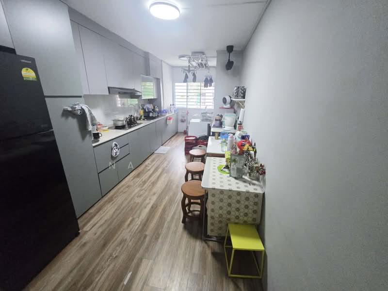 251 Tampines Street 21, 251 Tampines Street 21, 3 Bedrooms, 1,098 sqft, HDB Flat For Sale, by Nasser A L, 500160780 - Kitchen - PropertyGuru.com.sg