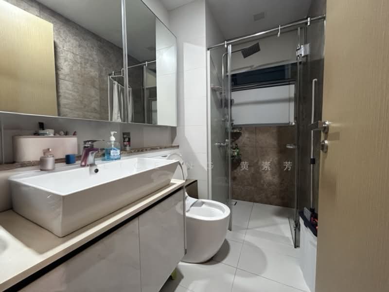 Eight Courtyards, 18 Canberra Drive, 3 Bedrooms, 1,141 sqft, Condominium For Rent, by Alice Ng 黄素芳, 500160782 - Bathroom - PropertyGuru.com.sg
