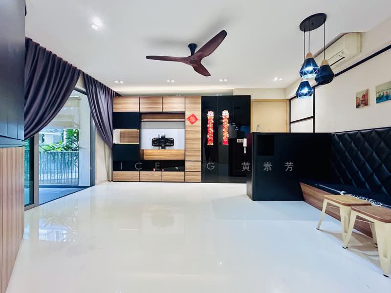 Eight Courtyards, 18 Canberra Drive, 3 Bedrooms, 1,141 sqft, Condominium For Rent, by Alice Ng 黄素芳, 500160782 - Living Room - PropertyGuru.com.sg