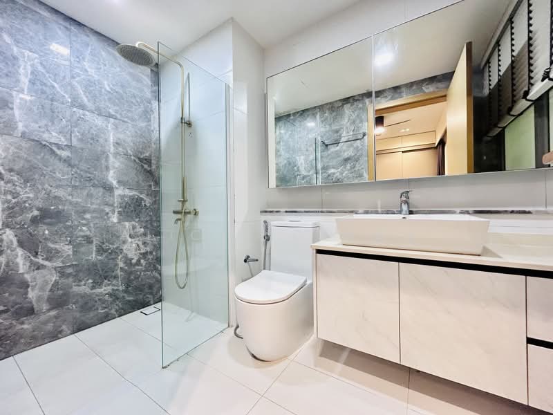Eight Courtyards, 18 Canberra Drive, 3 Bedrooms, 1,141 sqft, Condominium For Rent, by Alice Ng 黄素芳, 500160782 - Bathroom - PropertyGuru.com.sg
