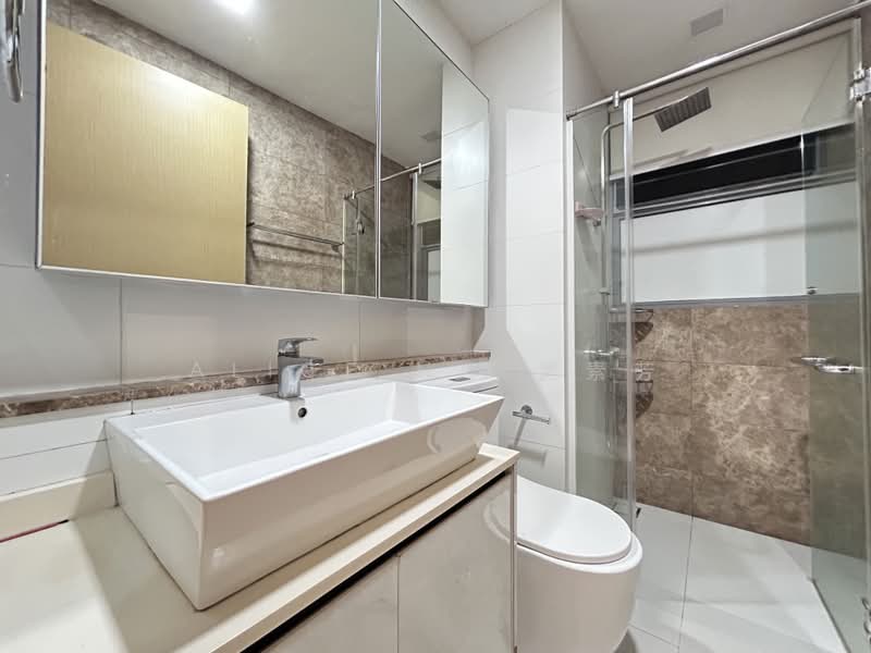 Eight Courtyards, 18 Canberra Drive, 3 Bedrooms, 1,141 sqft, Condominium For Rent, by Alice Ng 黄素芳, 500160782 - Bathroom - PropertyGuru.com.sg
