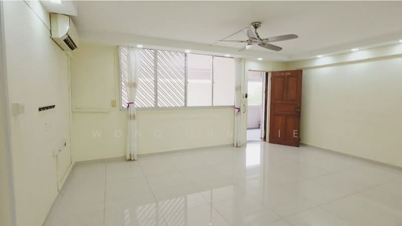 207 Serangoon Central, 207 Serangoon Central, 3 Bedrooms, 893 sqft, HDB Flat For Sale, by Wong Jun Jie, 500160784 - Living Room - PropertyGuru.com.sg