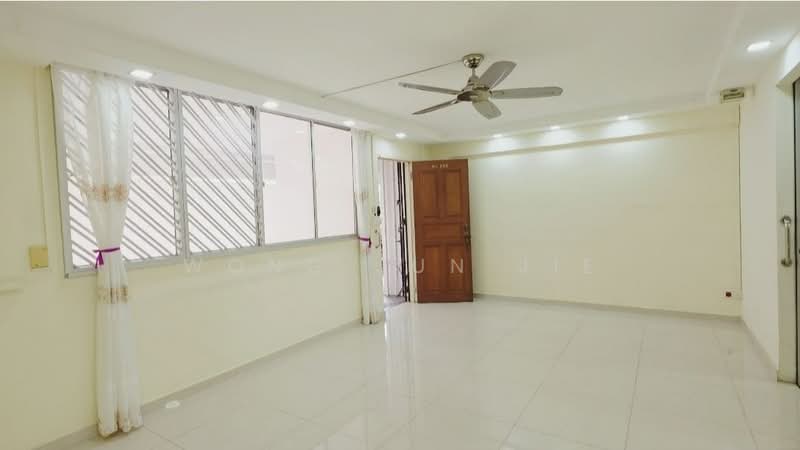 207 Serangoon Central, 207 Serangoon Central, 3 Bedrooms, 893 sqft, HDB Flat For Sale, by Wong Jun Jie, 500160784 - Living Room - PropertyGuru.com.sg