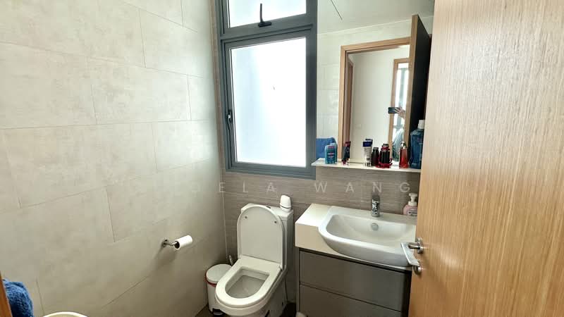 The Glades, 18 Bedok Rise, 3 Bedrooms, 990 sqft, Condominium For Sale, by Angela Wang, 500160786 - Common Bathroom - PropertyGuru.com.sg
