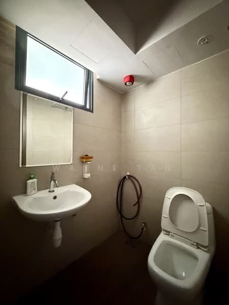 T-Space, 1 Tampines North Drive 1, 2,196 sqft, Factory / Workshop (B2) For Sale, by Wayne Tan, 500160796 - Bathroom - CommercialGuru.com.sg