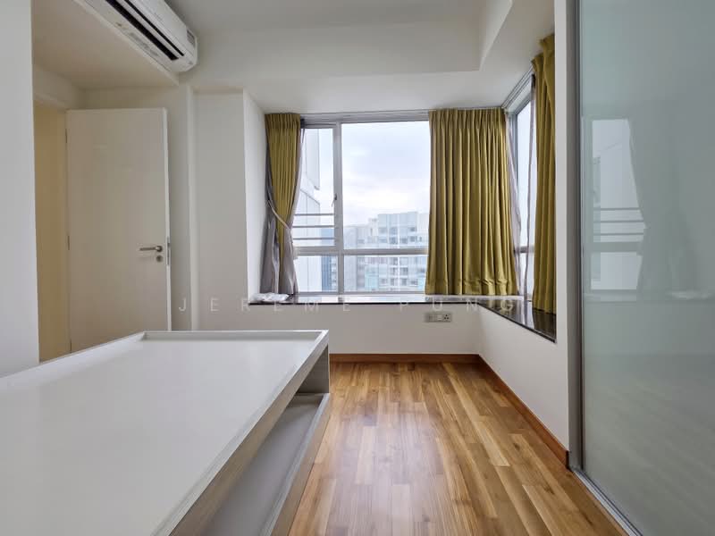 Cairnhill Residences, 31 Cairnhill Circle, 2 Bedrooms, 904 sqft, Apartment For Rent, by Jereme Pung, 500160798 - Bedroom - PropertyGuru.com.sg