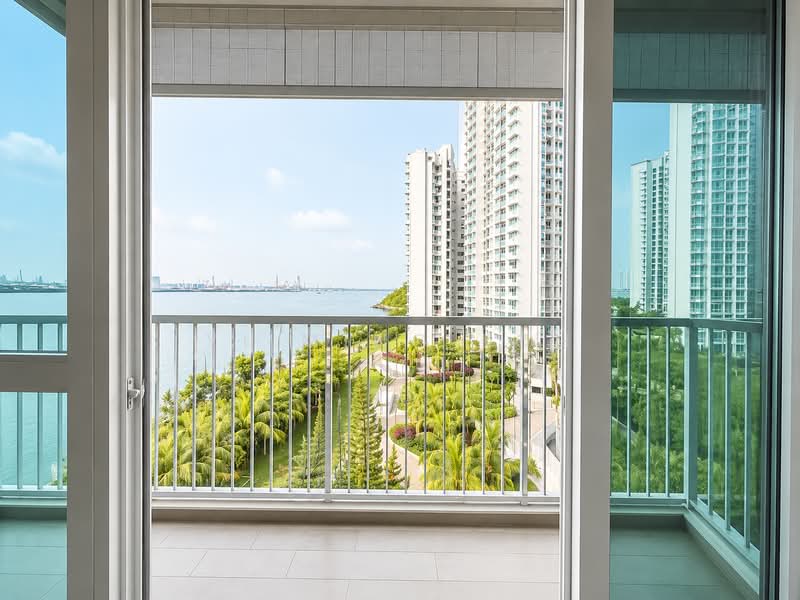 422A Northshore Drive, 422A Northshore Drive, 3 Bedrooms, 1,248 sqft, HDB Flat For Sale, by Yi Ming Loh, 500160800 - Balcony - PropertyGuru.com.sg