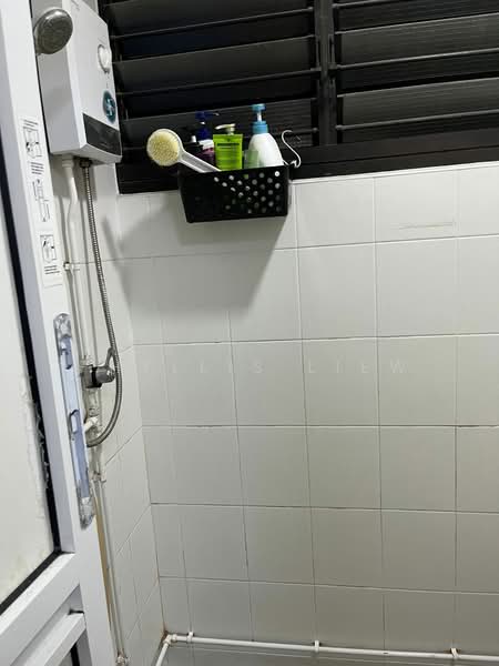 202 Serangoon Central, 202 Serangoon Central, Room Rental, 100 sqft, HDB Flat For Rent, by Phyllis Liew, 500160801 - Bathroom - PropertyGuru.com.sg