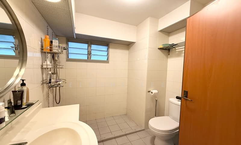 301D Punggol Place, 301D Punggol Place, 3 Bedrooms, 1,001 sqft, HDB Flat For Sale, by Elaine Lee, 500160809 - Bathroom - PropertyGuru.com.sg
