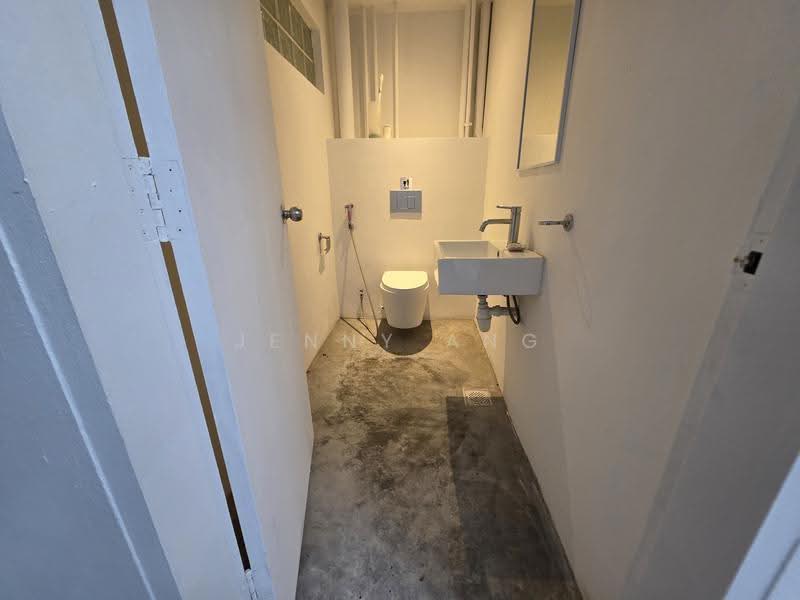 HONG KONG STREET, Boat Quay / Raffles Place / Marina, 1,403 sqft, Office For Rent, by Jenny Ang, 500160816 - Bathroom - CommercialGuru.com.sg