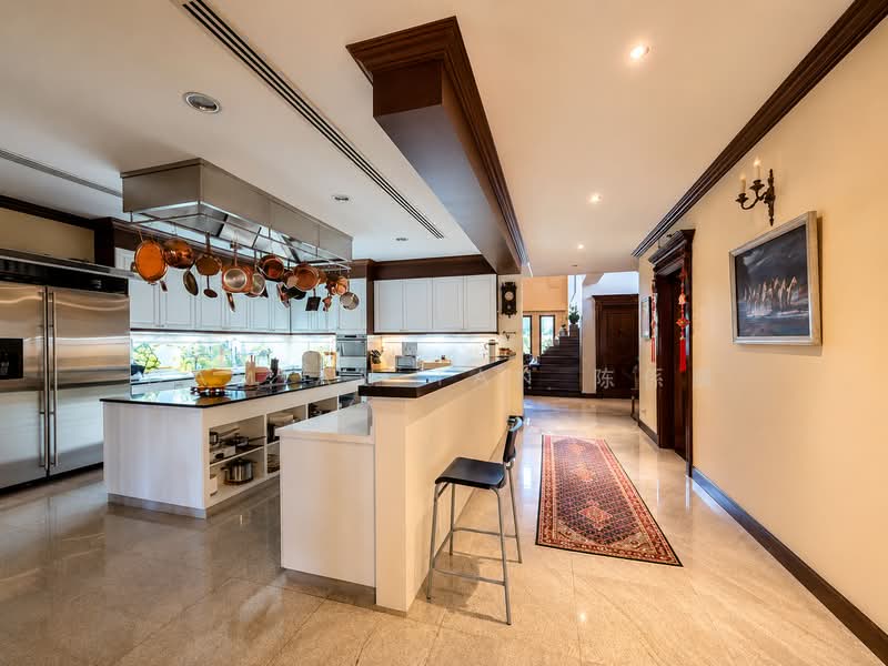 ⭐️RARE 2-STY DETACHED HSE IN CHESTNUT GCBA | WITHIN 1KM TO 3 PRIMARY SCHOOLS | NEAR CASHEW MRT⭐️, Chestnut Crescent Cashew Almond Jalan Pakis Suasa Emas Urai Hazel Park Siap Tekad Asas Tumpu Uji Dermawan Kakatua Layang Selanting Tham Soong Kismis Yuk Tong Sunset Eng Kong Cheng Soon Faber Moonbeam Sinai Greenleaf Ming Teck Jelita Holland Hua Guan, 6 Bedrooms, 8,500 sqft, Detached House For Sale, by Damian Tan 陈係赈, 500160819 - Kitchen - PropertyGuru.com.sg