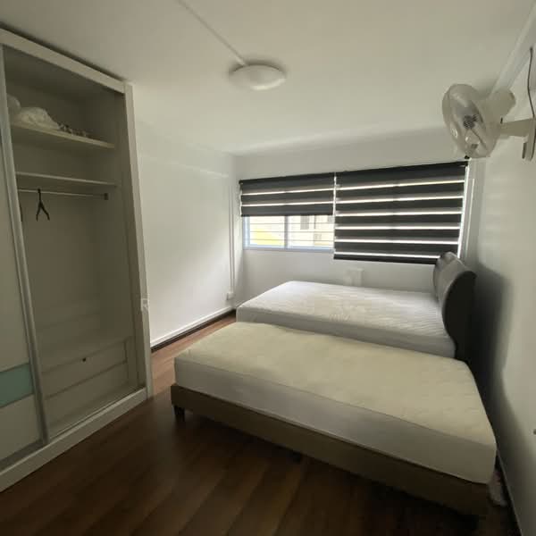 426 Bukit Batok West Avenue 2, 426 Bukit Batok West Avenue 2, 3 Bedrooms, 893 sqft, HDB Flat For Rent, by Roy Chua, 500160821 - Bedroom - PropertyGuru.com.sg
