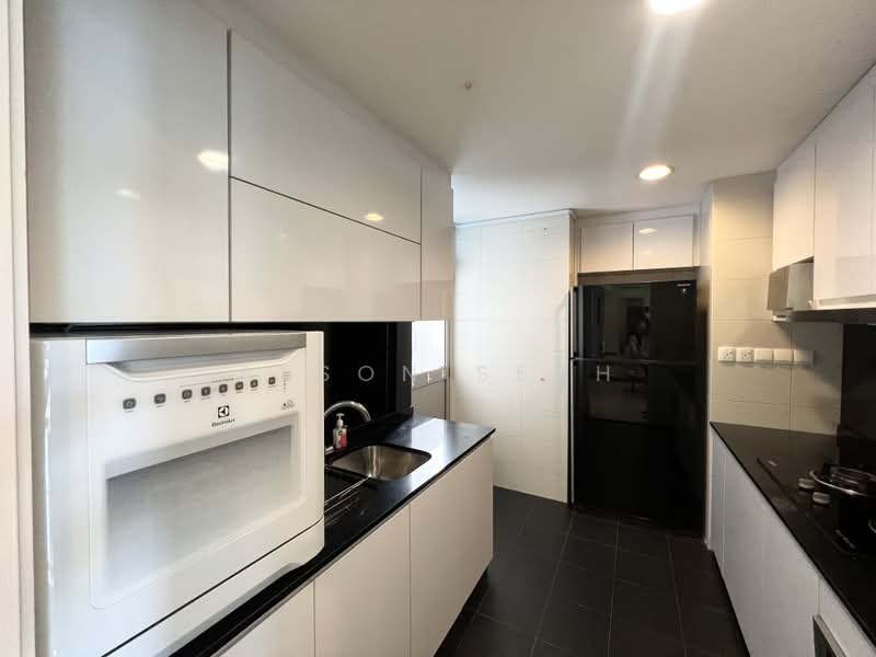 Blue Horizon, 29 West Coast Crescent, 3 Bedrooms, 1,152 sqft, Condominium For Sale, by Alson Seah, 500160824 - Kitchen - PropertyGuru.com.sg