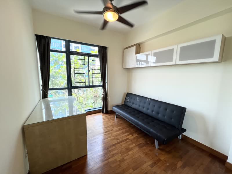 Blue Horizon, 29 West Coast Crescent, 3 Bedrooms, 1,152 sqft, Condominium For Sale, by Alson Seah, 500160824 - Living Room - PropertyGuru.com.sg