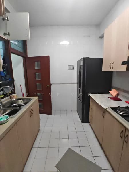 Parc Oasis, 43 Jurong East Avenue 1, Room Rental, 200 sqft, Condominium For Rent, by Steve Voon, 500160826 - Kitchen - PropertyGuru.com.sg