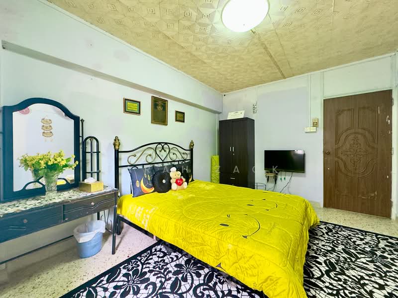 306 Ang Mo Kio Avenue 1, 306 Ang Mo Kio Avenue 1, 4 Bedrooms, 1,324 sqft, HDB Flat For Sale, by Farah Zack, 500160834 - Bedroom - PropertyGuru.com.sg