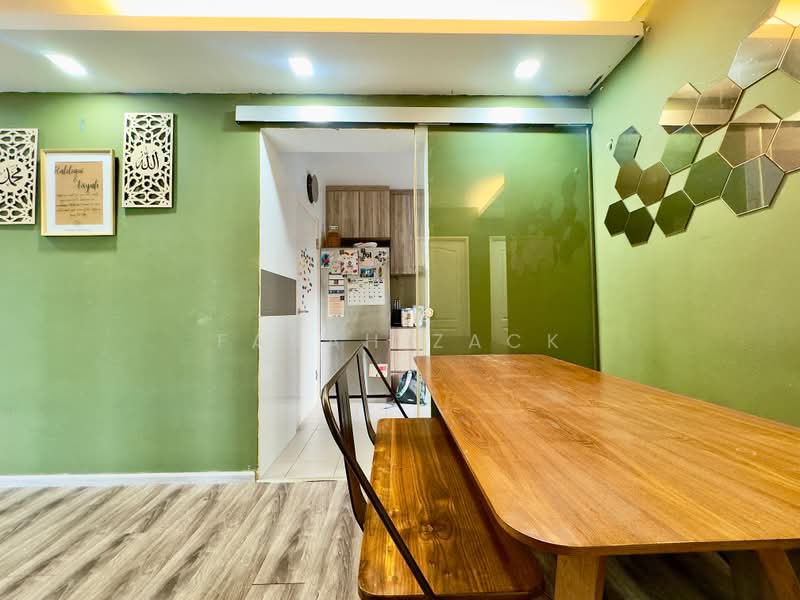 808A Choa Chu Kang Avenue 1, 808A Choa Chu Kang Avenue 1, 3 Bedrooms, 990 sqft, HDB Flat For Sale, by Farah Zack, 500160835 - Kitchen - PropertyGuru.com.sg