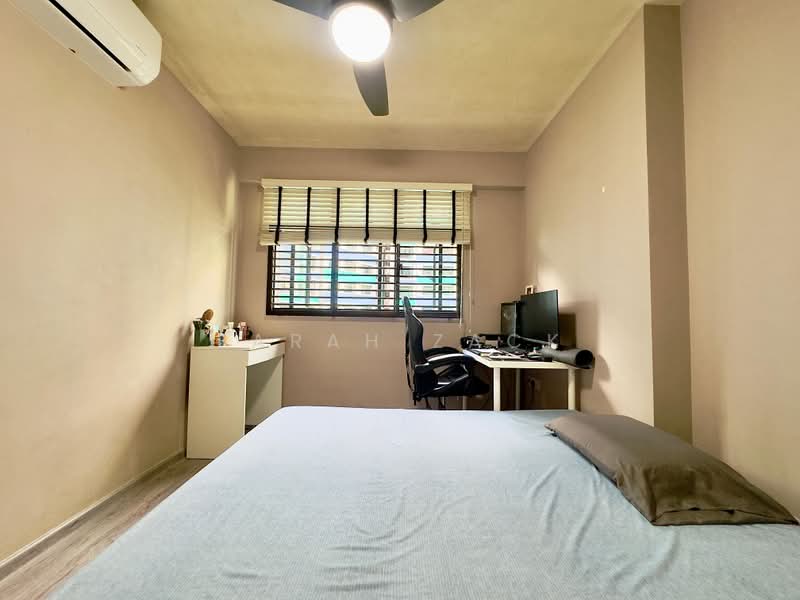 808A Choa Chu Kang Avenue 1, 808A Choa Chu Kang Avenue 1, 3 Bedrooms, 990 sqft, HDB Flat For Sale, by Farah Zack, 500160835 - Bedroom - PropertyGuru.com.sg