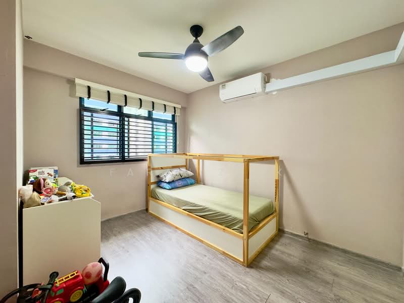 808A Choa Chu Kang Avenue 1, 808A Choa Chu Kang Avenue 1, 3 Bedrooms, 990 sqft, HDB Flat For Sale, by Farah Zack, 500160835 - Bedroom - PropertyGuru.com.sg