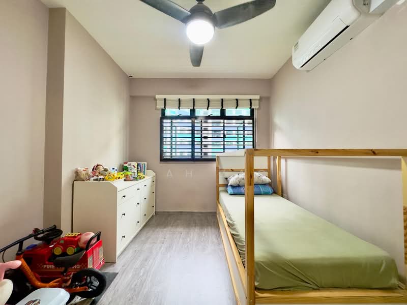 808A Choa Chu Kang Avenue 1, 808A Choa Chu Kang Avenue 1, 3 Bedrooms, 990 sqft, HDB Flat For Sale, by Farah Zack, 500160835 - Bedroom - PropertyGuru.com.sg