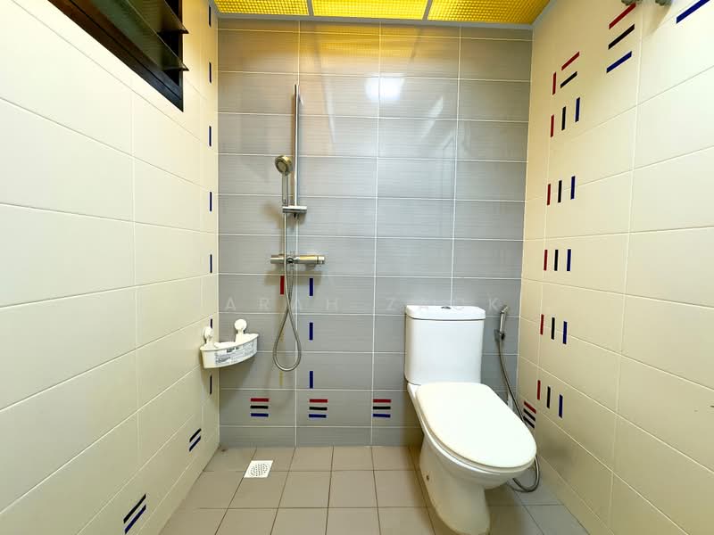 808A Choa Chu Kang Avenue 1, 808A Choa Chu Kang Avenue 1, 3 Bedrooms, 990 sqft, HDB Flat For Sale, by Farah Zack, 500160835 - Bathroom - PropertyGuru.com.sg