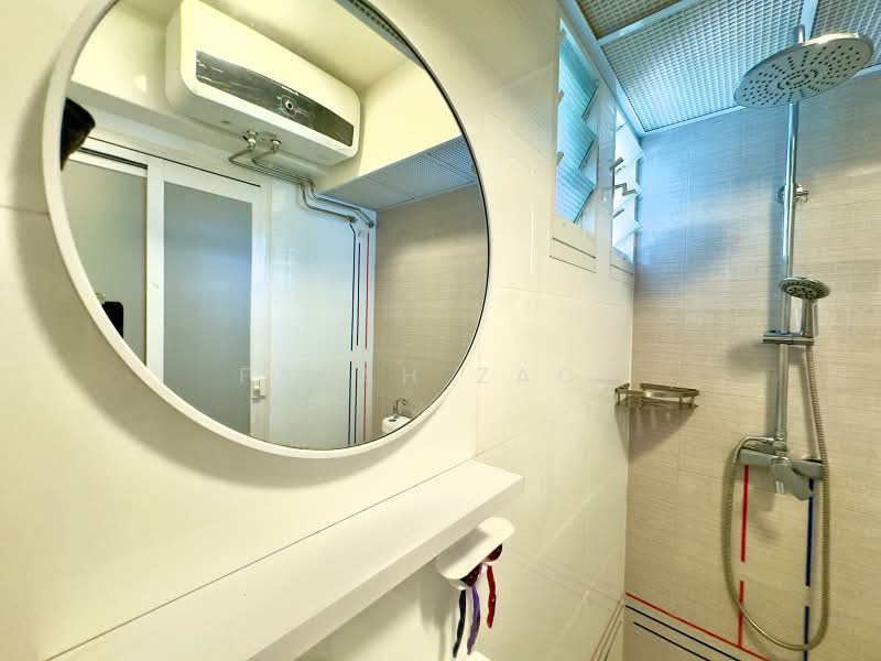 620B Tampines Street 61, 620B Tampines Street 61, 3 Bedrooms, 1,001 sqft, HDB Flat For Sale, by Farah Zack, 500160839 - Bathroom - PropertyGuru.com.sg