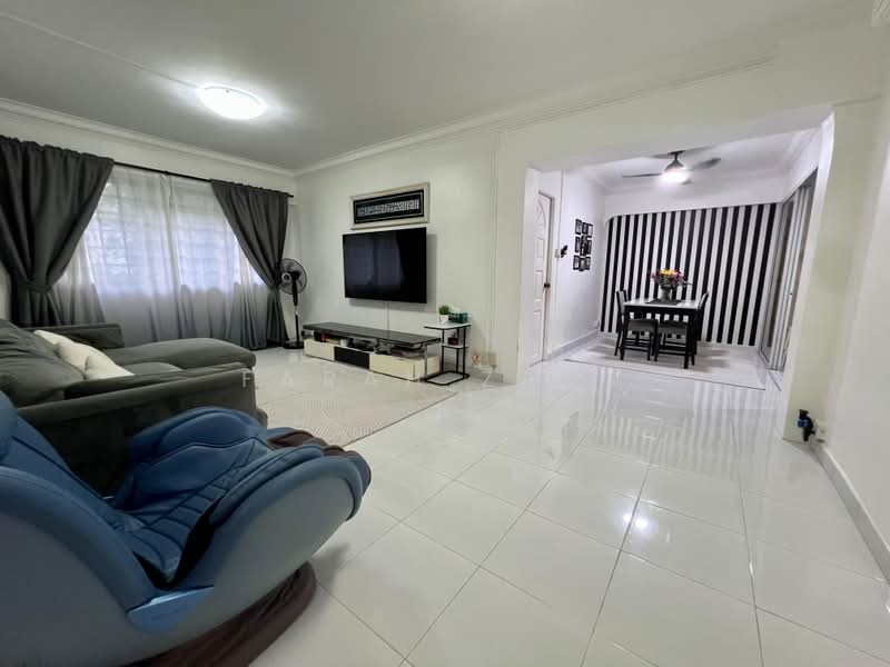 469 Pasir Ris Drive 6, 469 Pasir Ris Drive 6, 3 Bedrooms, 1,130 sqft, HDB Flat For Sale, by Farah Zack, 500160841 - Living Room - PropertyGuru.com.sg