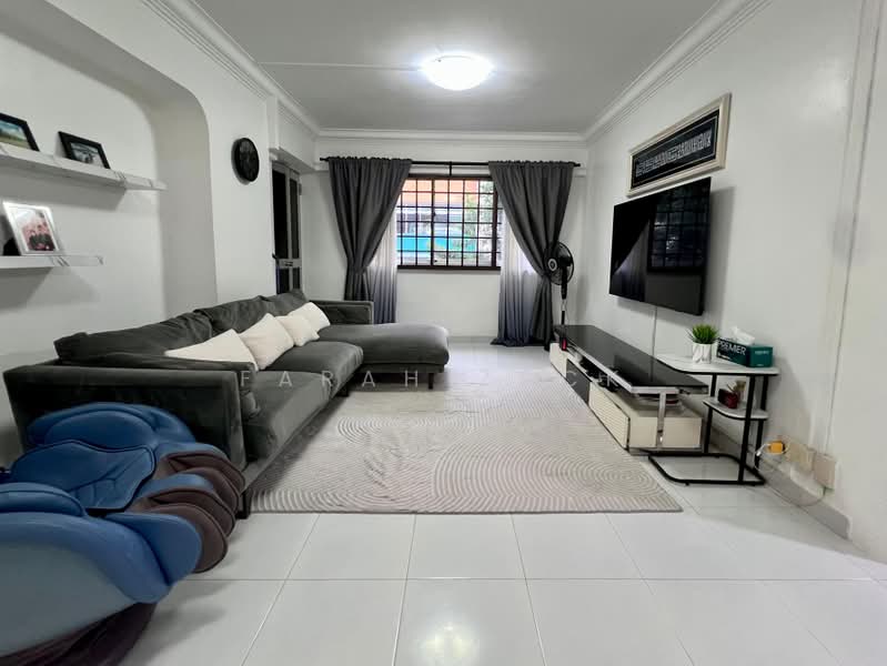 469 Pasir Ris Drive 6, 469 Pasir Ris Drive 6, 3 Bedrooms, 1,130 sqft, HDB Flat For Sale, by Farah Zack, 500160841 - Living Room - PropertyGuru.com.sg