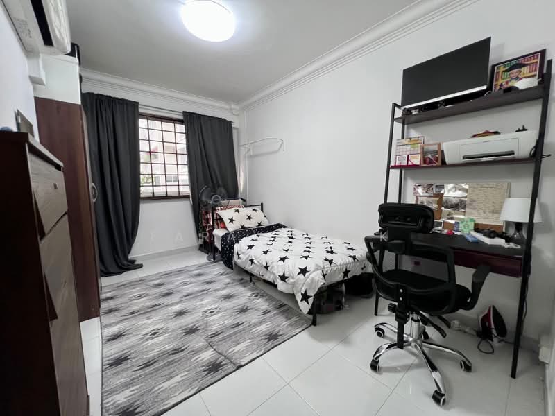 469 Pasir Ris Drive 6, 469 Pasir Ris Drive 6, 3 Bedrooms, 1,130 sqft, HDB Flat For Sale, by Farah Zack, 500160841 - Bedroom - PropertyGuru.com.sg