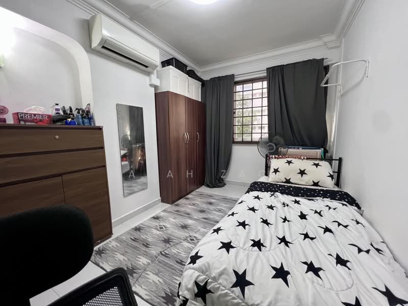 469 Pasir Ris Drive 6, 469 Pasir Ris Drive 6, 3 Bedrooms, 1,130 sqft, HDB Flat For Sale, by Farah Zack, 500160841 - Bedroom - PropertyGuru.com.sg