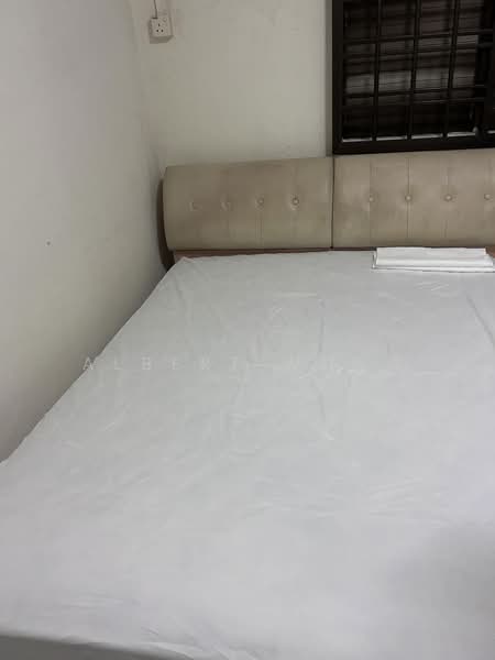 32 Holland Close, 32 Holland Close, Room Rental, 100 sqft, HDB Flat For Rent, by Albert Wong, 500160844 - Bedroom - PropertyGuru.com.sg