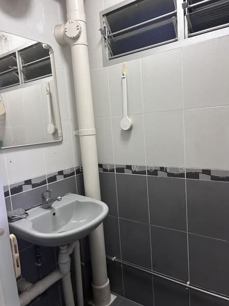 32 Holland Close, 32 Holland Close, Room Rental, 100 sqft, HDB Flat For Rent, by Albert Wong, 500160844 - Bathroom - PropertyGuru.com.sg
