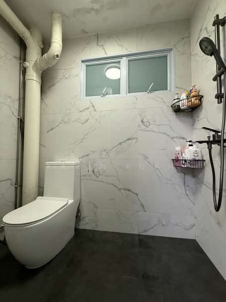 636 Hougang Avenue 8, 636 Hougang Avenue 8, 3 Bedrooms, 1,130 sqft, HDB Flat For Sale, by Kavin Kuah, 500160848 - Bathroom - PropertyGuru.com.sg