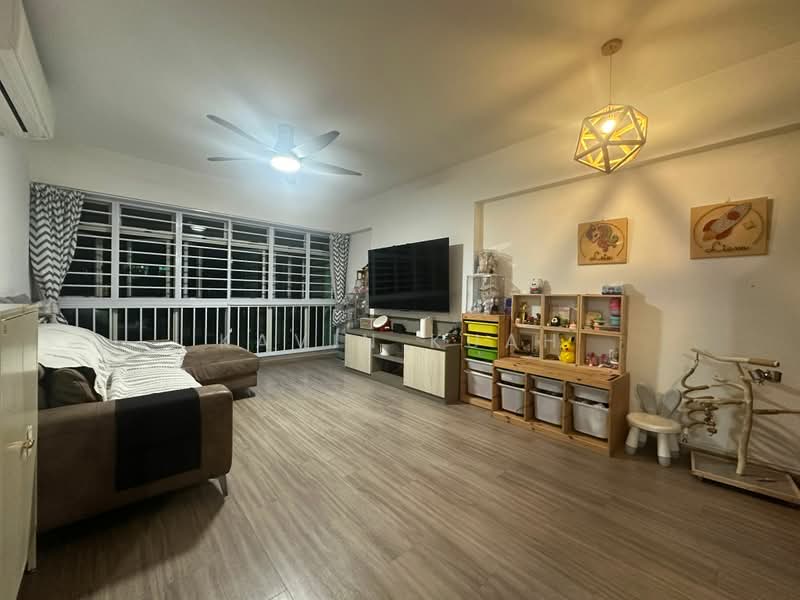 648 Punggol Central, 648 Punggol Central, 3 Bedrooms, 1,184 sqft, HDB Flat For Sale, by Kavin Kuah, 500160849 - Living Room - PropertyGuru.com.sg