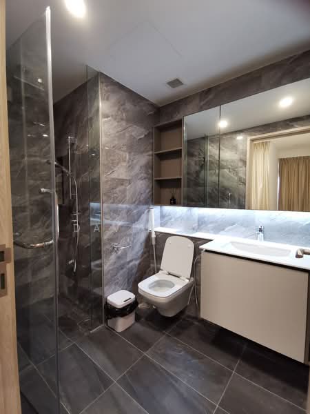 Sengkang Grand Residences, 84 Compassvale Bow, 2 Bedrooms, 764 sqft, Condominium For Sale, by David Shu, 500160851 - Bathroom - PropertyGuru.com.sg