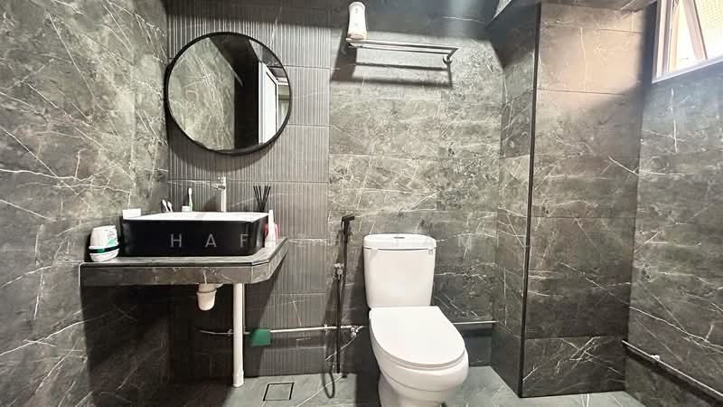 258A Compassvale Road, 258A Compassvale Road, 3 Bedrooms, 1,184 sqft, HDB Flat For Sale, by Hafizh Jamil, 500160854 - Bathroom - PropertyGuru.com.sg