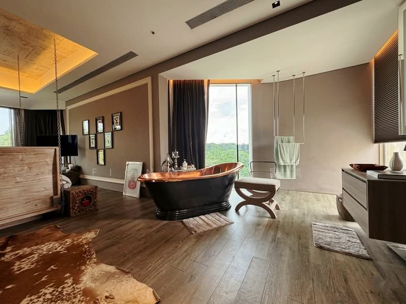 ❤️Price Reduced $1M⭐️Well Renovated⭐️Best Buy⭐️Fiona 国凤 8218☎️5108, Jalan Jambu Ayer, Jalan Jambu Mawar, Jalan Jambu Batu, Stone Avenue, Bee San Avenue, Din Pang Avenue, Hua Guan Avenue, Hua Guan Crescent, Sian Tuan Avenue, 5 Bedrooms, 6,000 sqft, Detached House For Sale, by Fiona Yin 国凤, 500160856 - Bathroom - PropertyGuru.com.sg