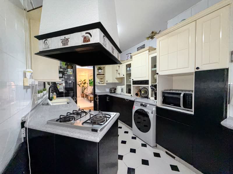 112 Simei Street 1, 112 Simei Street 1, 3 Bedrooms, 904 sqft, HDB Flat For Sale, by Joyce Chew, 500160863 - Kitchen - PropertyGuru.com.sg