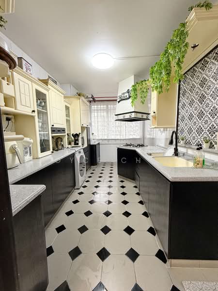 112 Simei Street 1, 112 Simei Street 1, 3 Bedrooms, 904 sqft, HDB Flat For Sale, by Joyce Chew, 500160863 - Kitchen - PropertyGuru.com.sg
