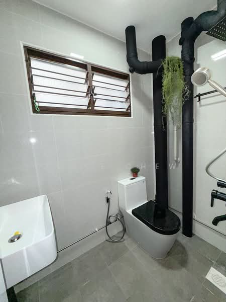 112 Simei Street 1, 112 Simei Street 1, 3 Bedrooms, 904 sqft, HDB Flat For Sale, by Joyce Chew, 500160863 - Bathroom - PropertyGuru.com.sg