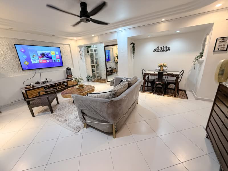 112 Simei Street 1, 112 Simei Street 1, 3 Bedrooms, 904 sqft, HDB Flat For Sale, by Joyce Chew, 500160863 - Living Room - PropertyGuru.com.sg