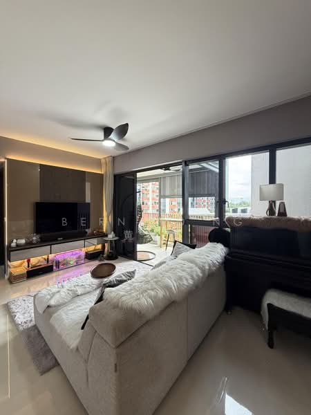 Riverfront Residences, 45 Hougang Avenue 7, 4 Bedrooms, 1,410 sqft, Condominium For Sale, by Bernard Ng 黄俊凯, 500160879 - Living Room - PropertyGuru.com.sg