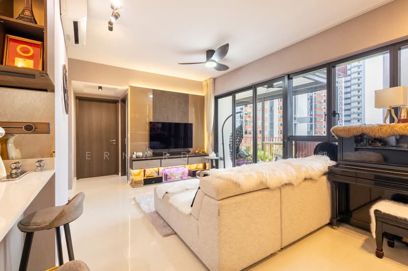 Riverfront Residences, 45 Hougang Avenue 7, 4 Bedrooms, 1,410 sqft, Condominium For Sale, by Bernard Ng 黄俊凯, 500160879 - Living Room - PropertyGuru.com.sg