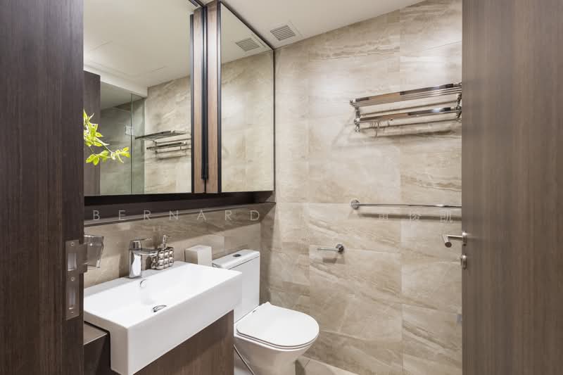 Riverfront Residences, 45 Hougang Avenue 7, 4 Bedrooms, 1,410 sqft, Condominium For Sale, by Bernard Ng 黄俊凯, 500160879 - Bathroom - PropertyGuru.com.sg