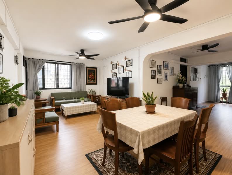 224 Lorong 8 Toa Payoh, 224 Lorong 8 Toa Payoh, 4 Bedrooms, 1,259 sqft, HDB Flat For Sale, by Sharon Tay, 500160881 - Living Room - PropertyGuru.com.sg
