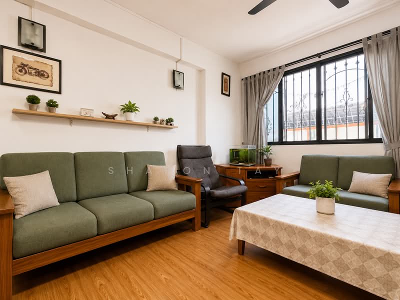 224 Lorong 8 Toa Payoh, 224 Lorong 8 Toa Payoh, 4 Bedrooms, 1,259 sqft, HDB Flat For Sale, by Sharon Tay, 500160881 - Living Room - PropertyGuru.com.sg