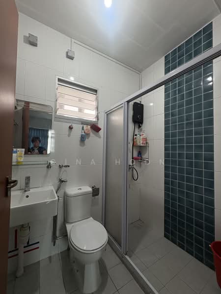 414B Fernvale Link, 414B Fernvale Link, 2 Bedrooms, 732 sqft, HDB Flat For Sale, by Gina Hoon, 500160882 - Bathroom - PropertyGuru.com.sg