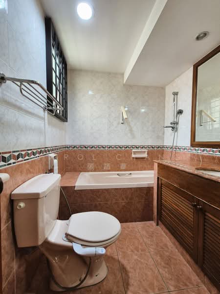 Simsville, 2 Geylang East Avenue 2, 2 Bedrooms, 980 sqft, Condominium For Rent, by Carol Chang 張語蓁, 500160891 - Bathroom - PropertyGuru.com.sg