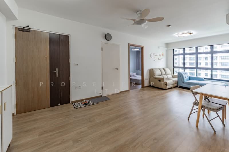 415A Northshore Drive, 415A Northshore Drive, 3 Bedrooms, 1,022 sqft, HDB Flat For Sale, by Florence Ho, 500160904 - Living Room - PropertyGuru.com.sg